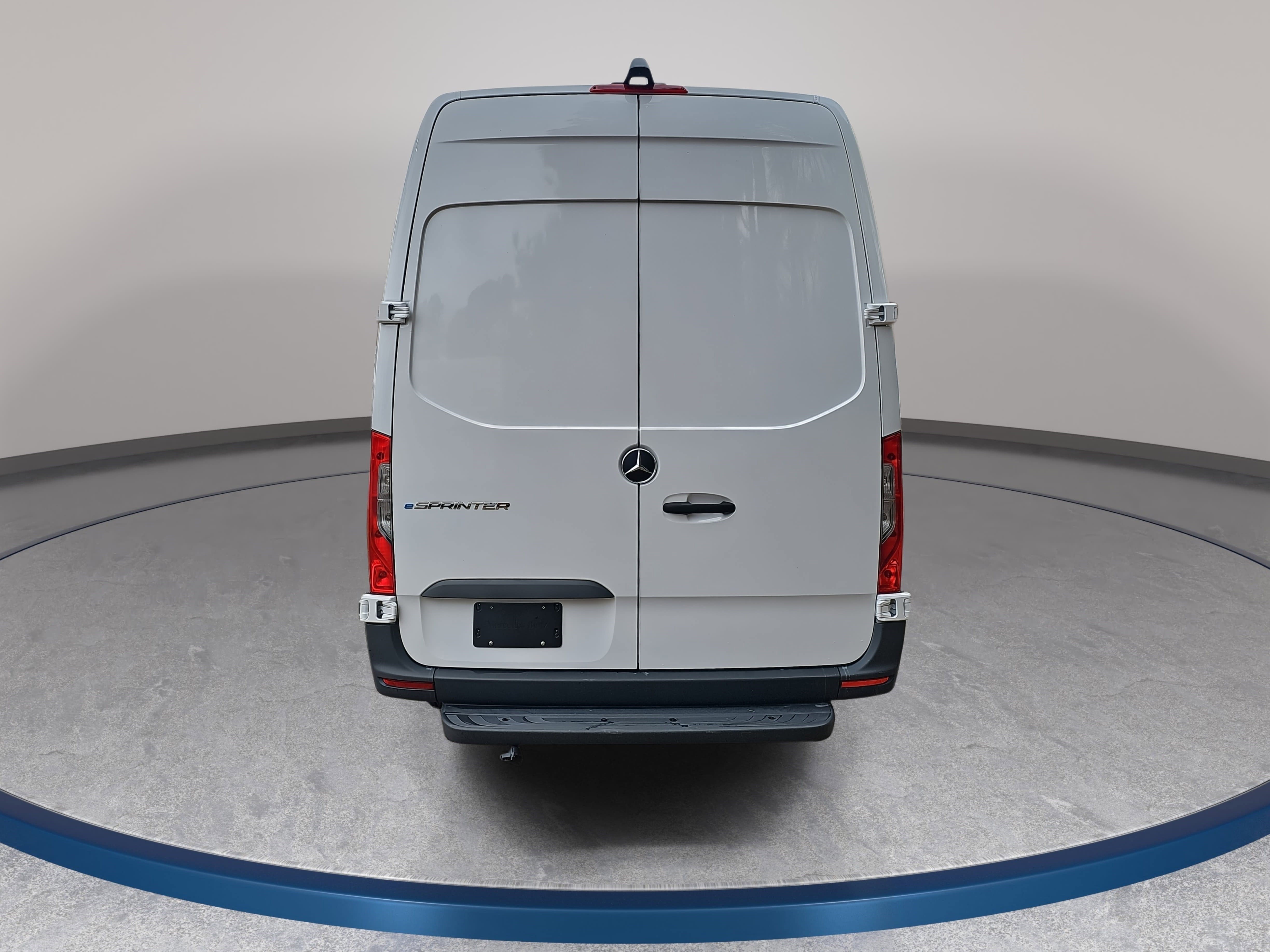 Used 2024 Mercedes-Benz eSprinter 170 Cargo image 6
