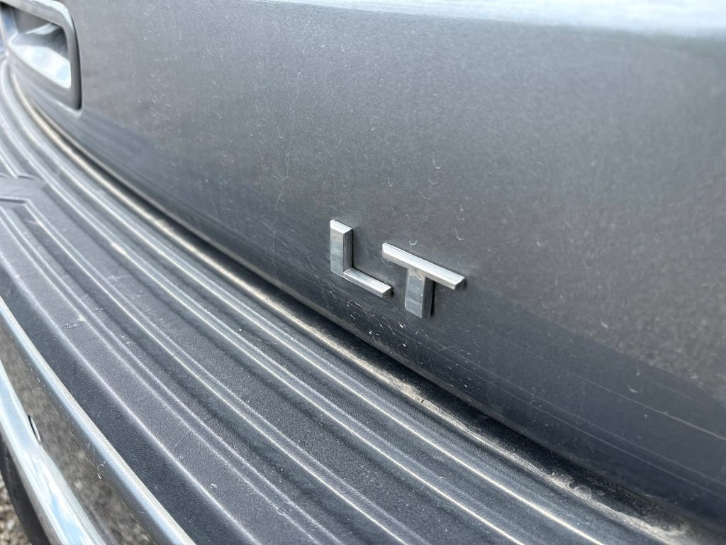 Used 2022 Chevrolet Suburban LT AWD/4WD image 4