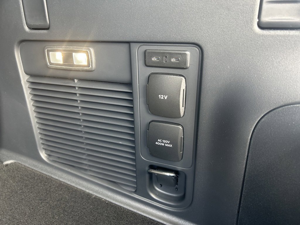 New 2025 Ford Expedition Active image 20