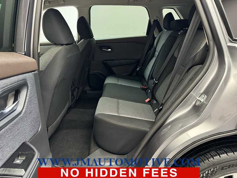 Used 2023 Nissan Rogue SV image 14