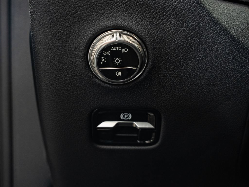 Certified 2026 Mercedes-Benz GLC 300 4MATIC image 41