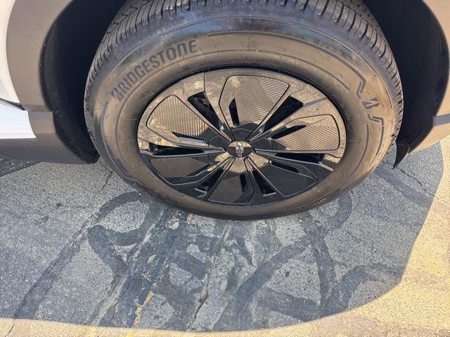 New 2025 Chevrolet Blazer EV LT w/ Midnight/Sport Edition image 29