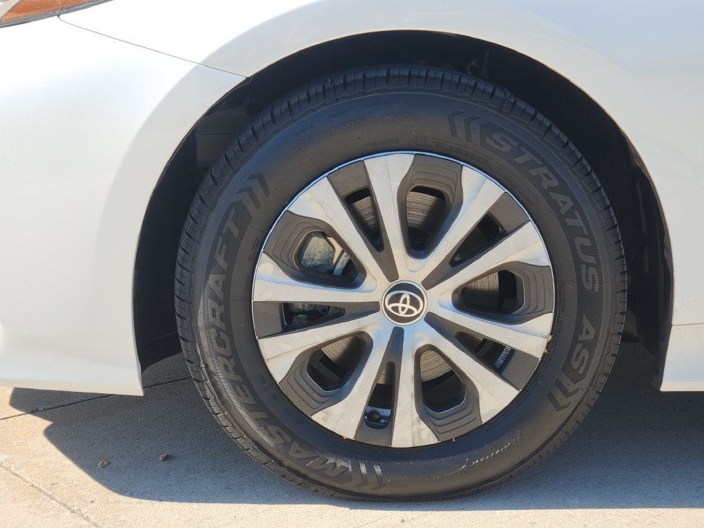Used 2022 Toyota Prius Prime XLE FWD image 10