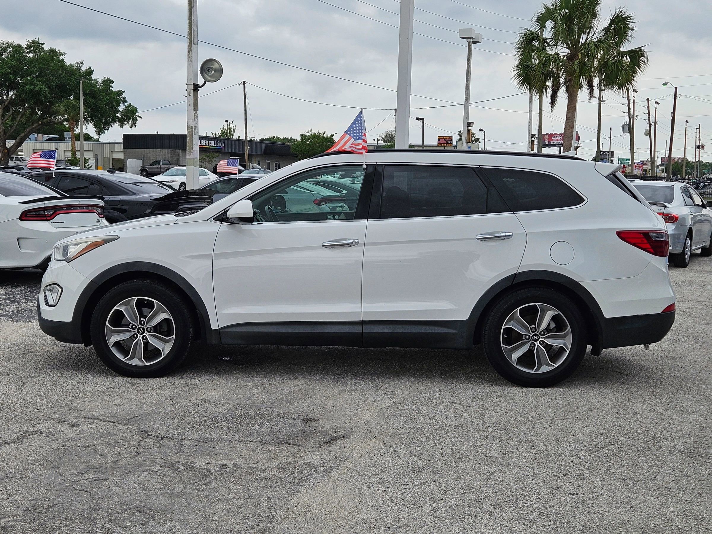 Used 2014 Hyundai Santa Fe GLS FWD image 5