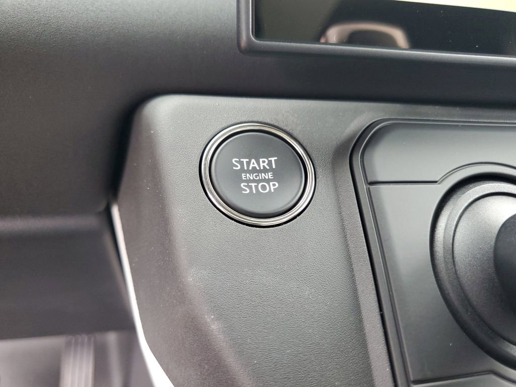 New 2026 Land Rover Defender 130 X-Dynamic SE image 18