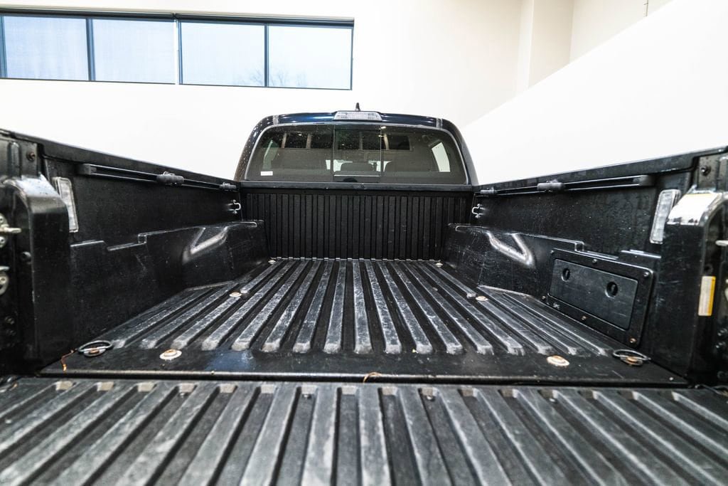 Used 2020 Toyota Tacoma SR5 w/ Technology Package AWD/4WD image 31