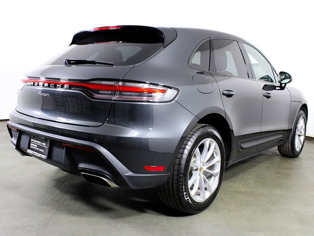 Used 2025 Porsche Macan image 7