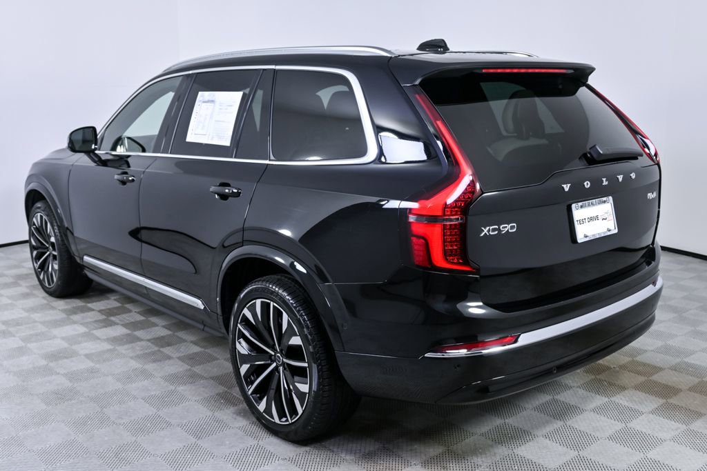 Certified 2025 Volvo XC90 B6 Plus image 4