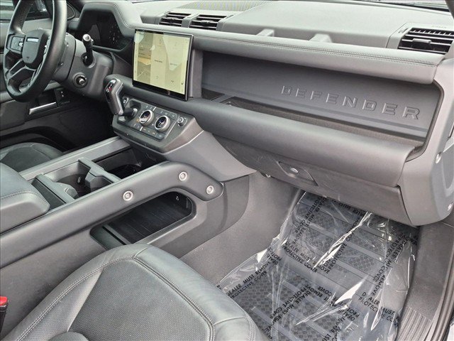 Used 2025 Land Rover Defender 110 X-Dynamic SE AWD/4WD image 23