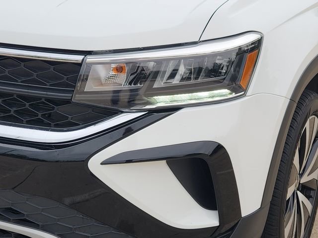 Used 2023 Volkswagen Taos SE FWD image 9