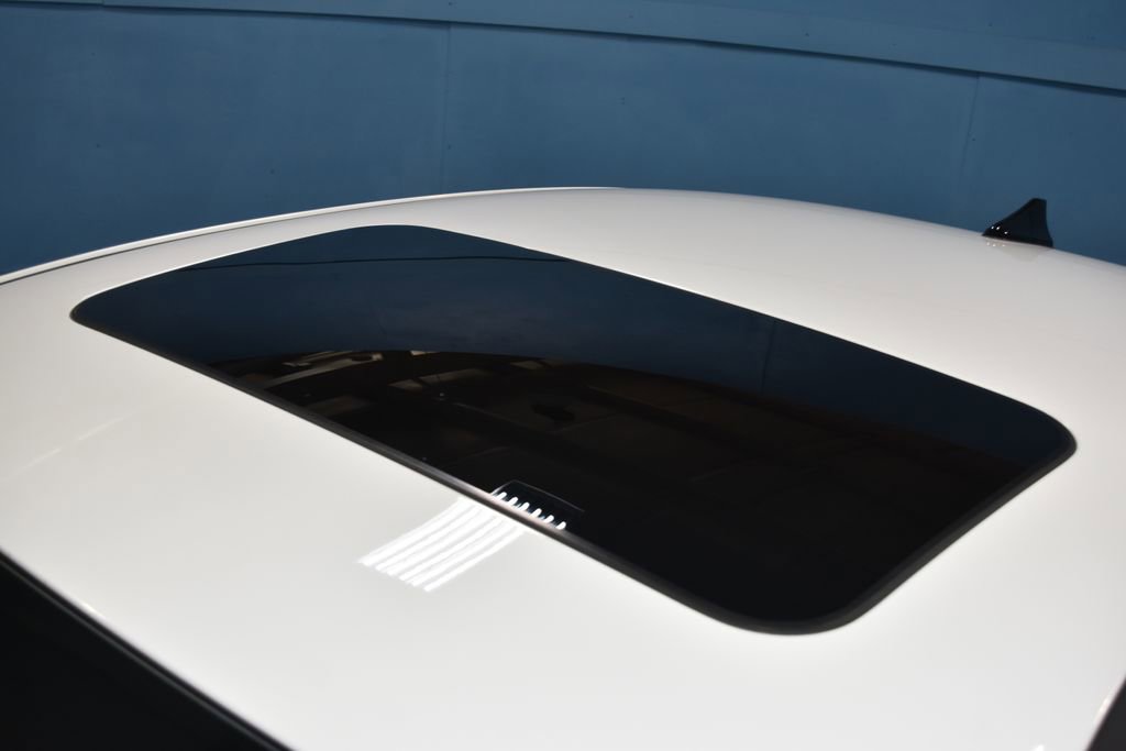 Used 2025 Hyundai Elantra Limited image 25