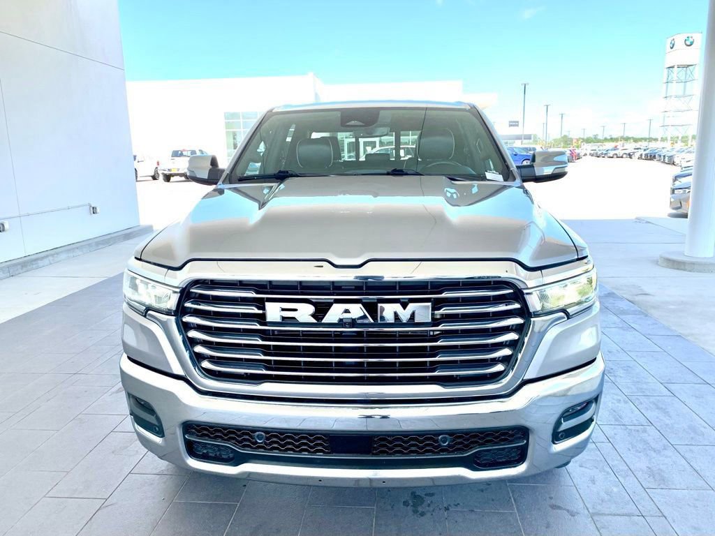 Used 2025 RAM 1500 Laramie AWD/4WD image 2