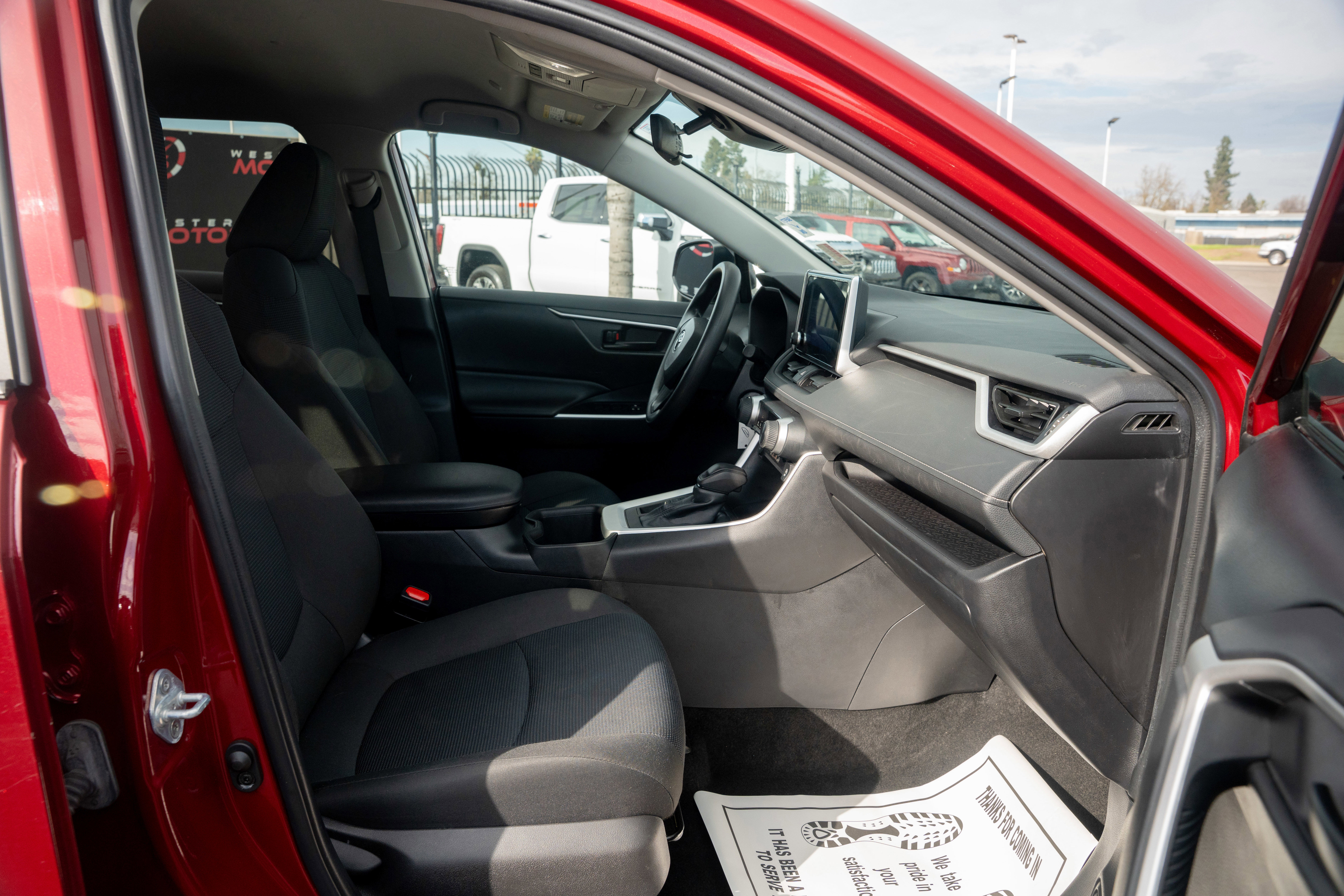 Used 2024 Toyota RAV4 LE image 29