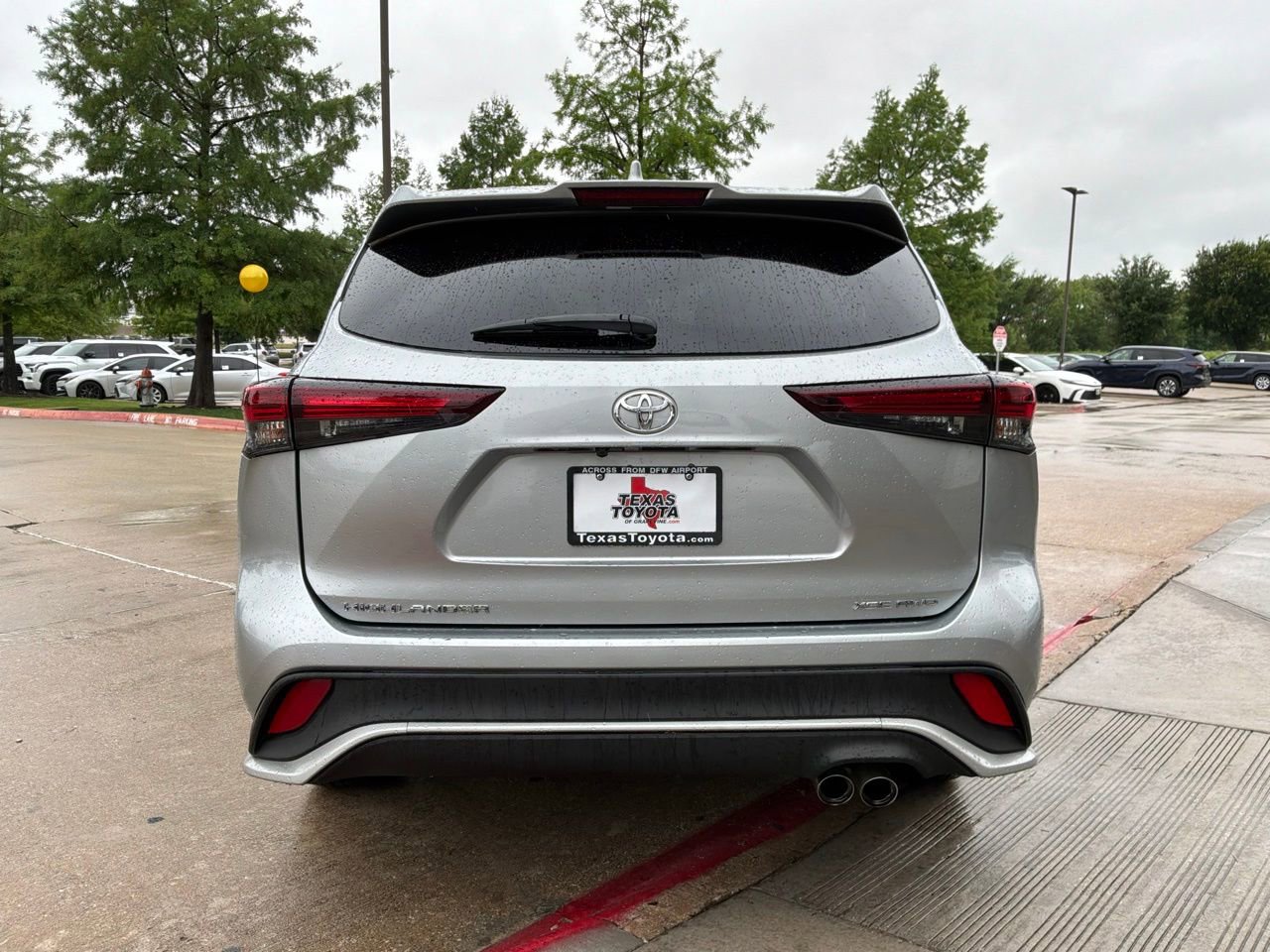 Used 2025 Toyota Highlander XSE AWD/4WD image 7