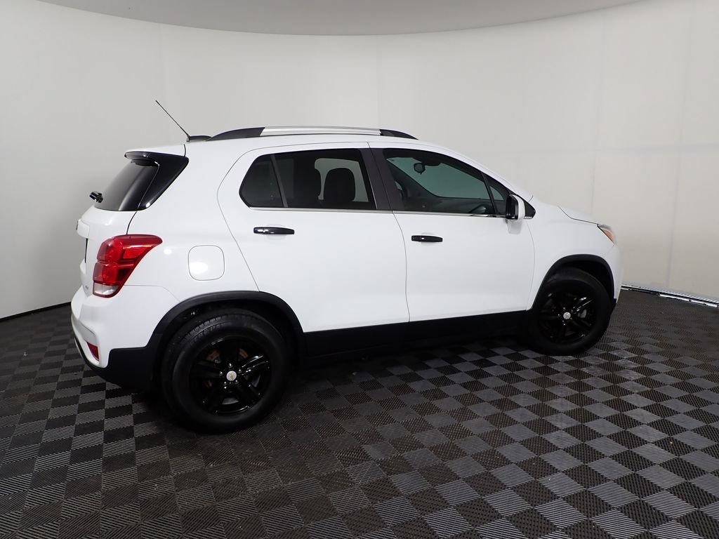 Used 2018 Chevrolet Trax LT w/ LT Convenience Package FWD image 17