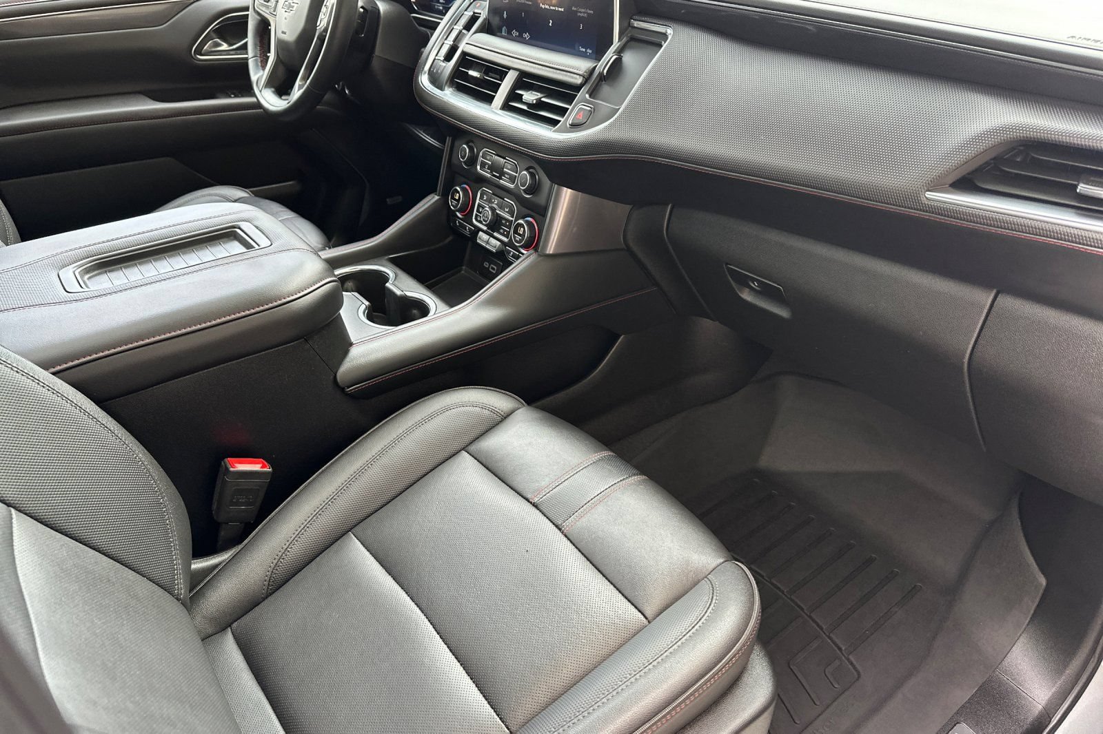 Used 2024 Chevrolet Tahoe RST w/ Luxury Package AWD/4WD image 17