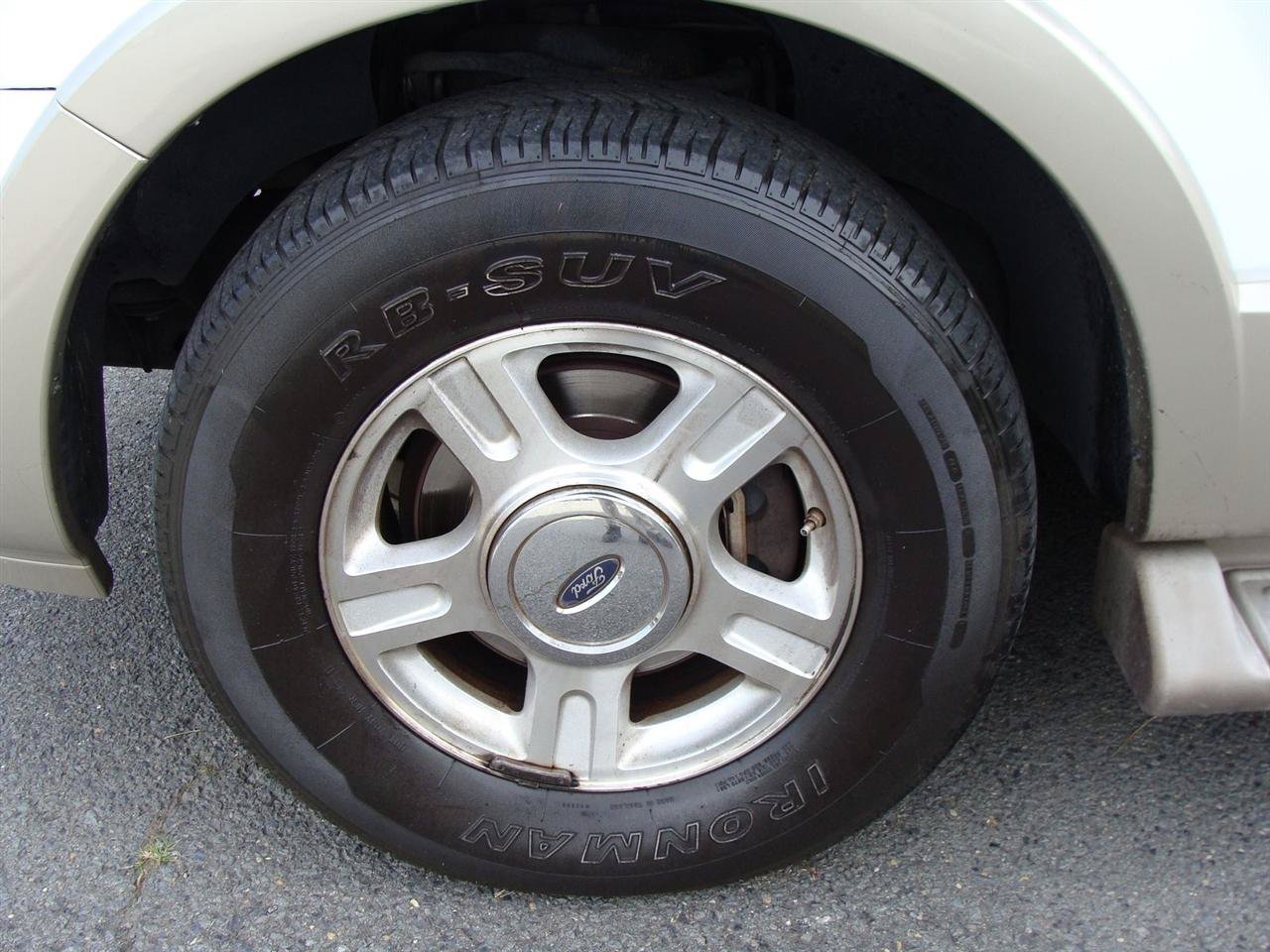Used 2006 Ford Expedition Eddie Bauer AWD/4WD image 10