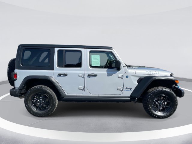 Used 2024 Jeep Wrangler Unlimited AWD/4WD image 3