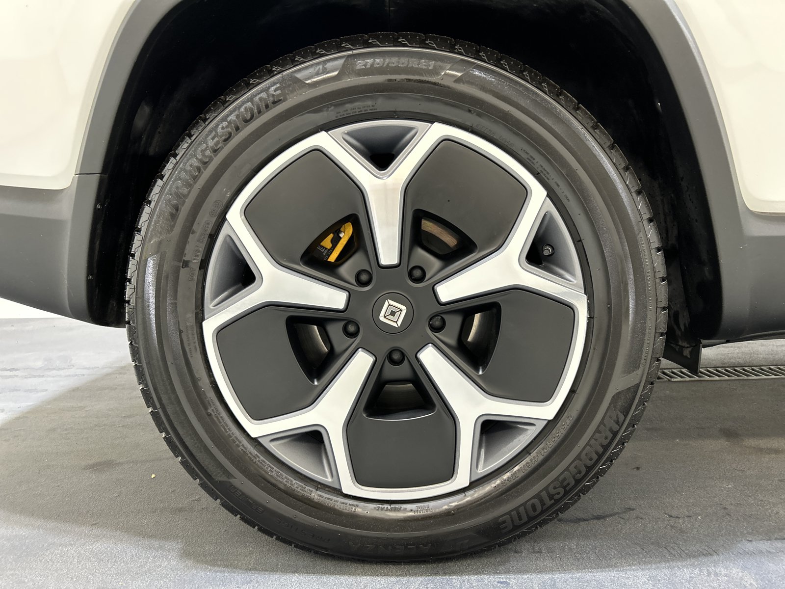 Used 2024 Rivian R1S Adventure AWD/4WD image 12