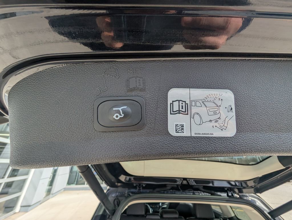 Used 2019 Ford Escape Titanium image 41