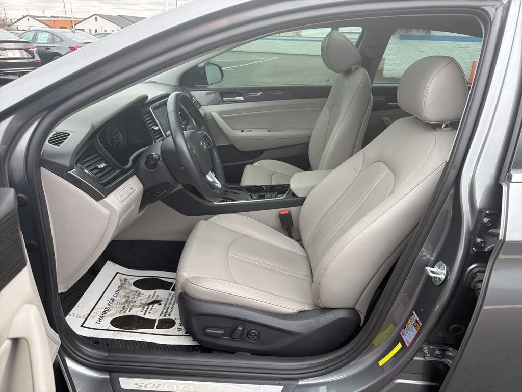 Used 2019 Hyundai Sonata Limited w/ Cargo Package image 18