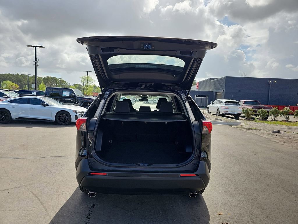Used 2023 Toyota RAV4 XLE FWD image 17