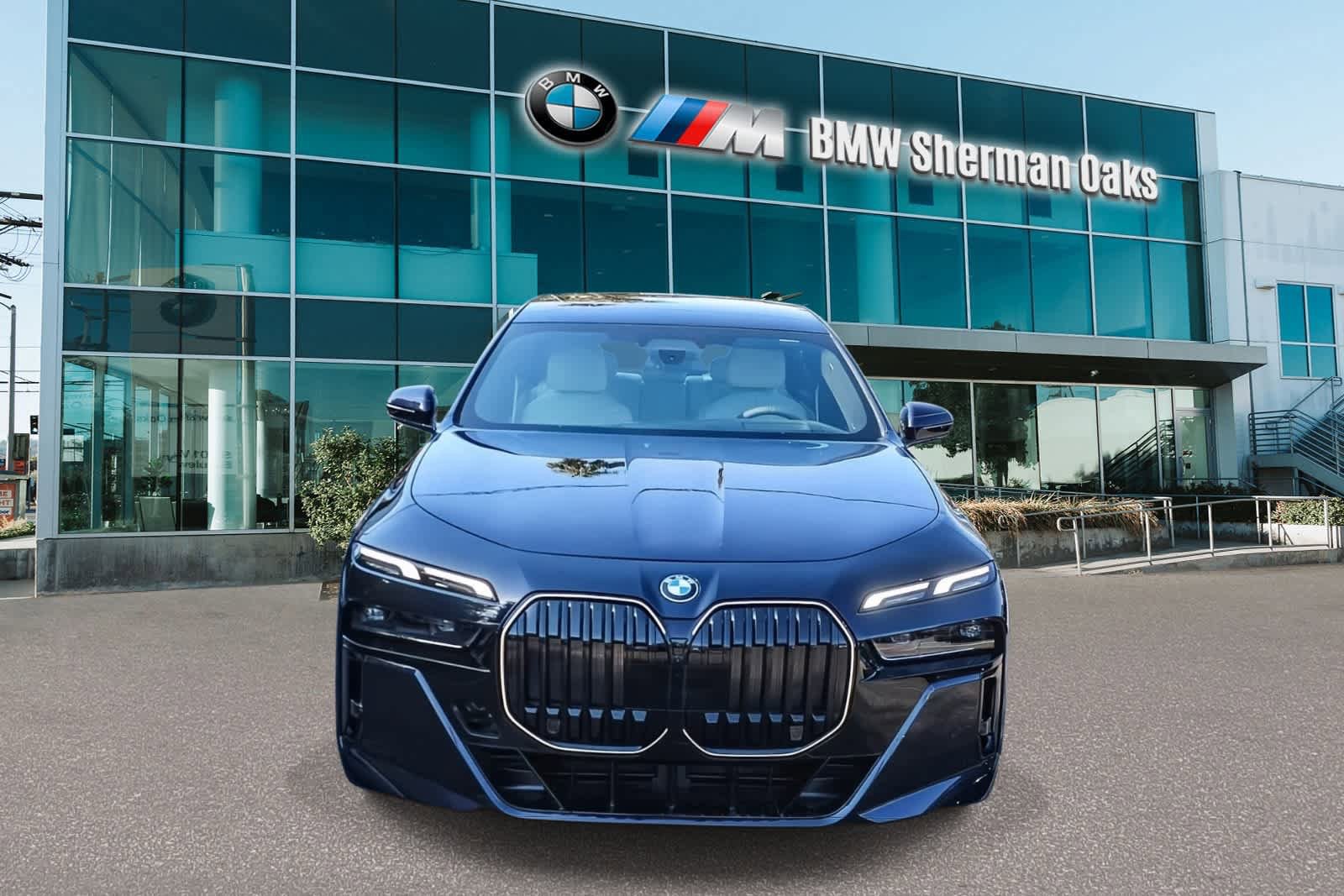 New 2026 BMW 740i RWD image 2