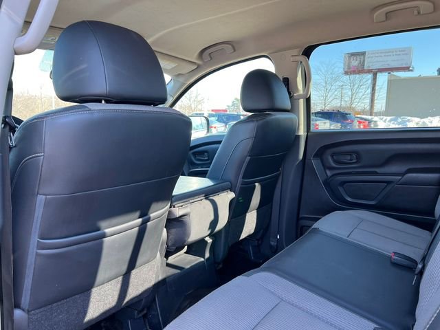 Used 2018 Nissan Titan S w/ S Utility Package image 29