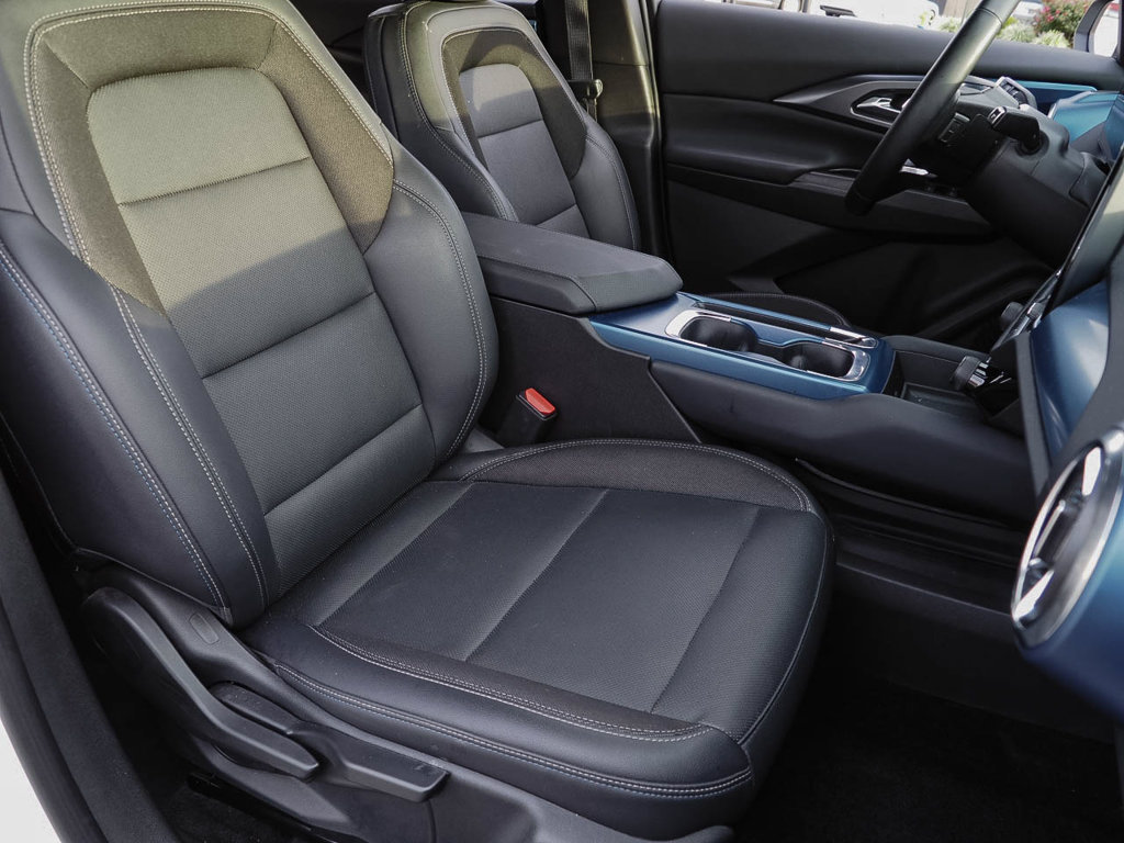 Used 2024 Chevrolet Equinox EV LT FWD image 16