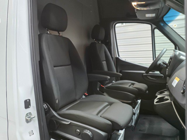 Used 2024 Mercedes-Benz Sprinter 2500 image 17