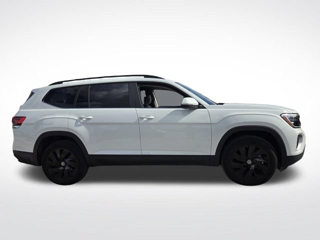 Used 2024 Volkswagen Atlas SE w/ Panoramic Sunroof Package FWD image 10
