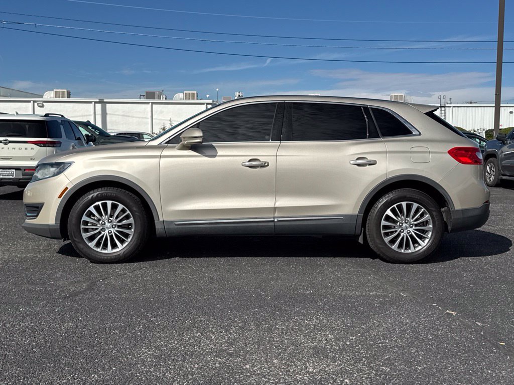 Used 2017 Lincoln MKX Select w/ Select Plus Package AWD/4WD image 5