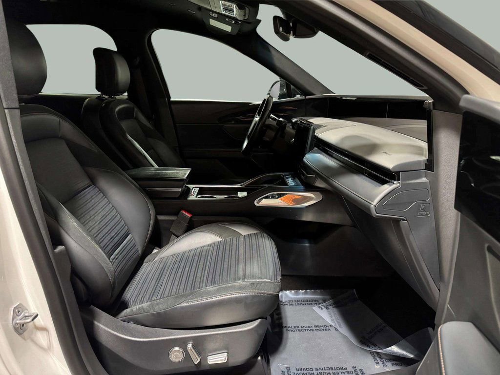 Certified 2024 Lincoln Nautilus Reserve w/ Jet Appearance Package (87T) AWD/4WD image 26