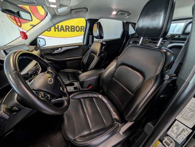 Certified 2024 Ford Escape Platinum AWD/4WD image 11