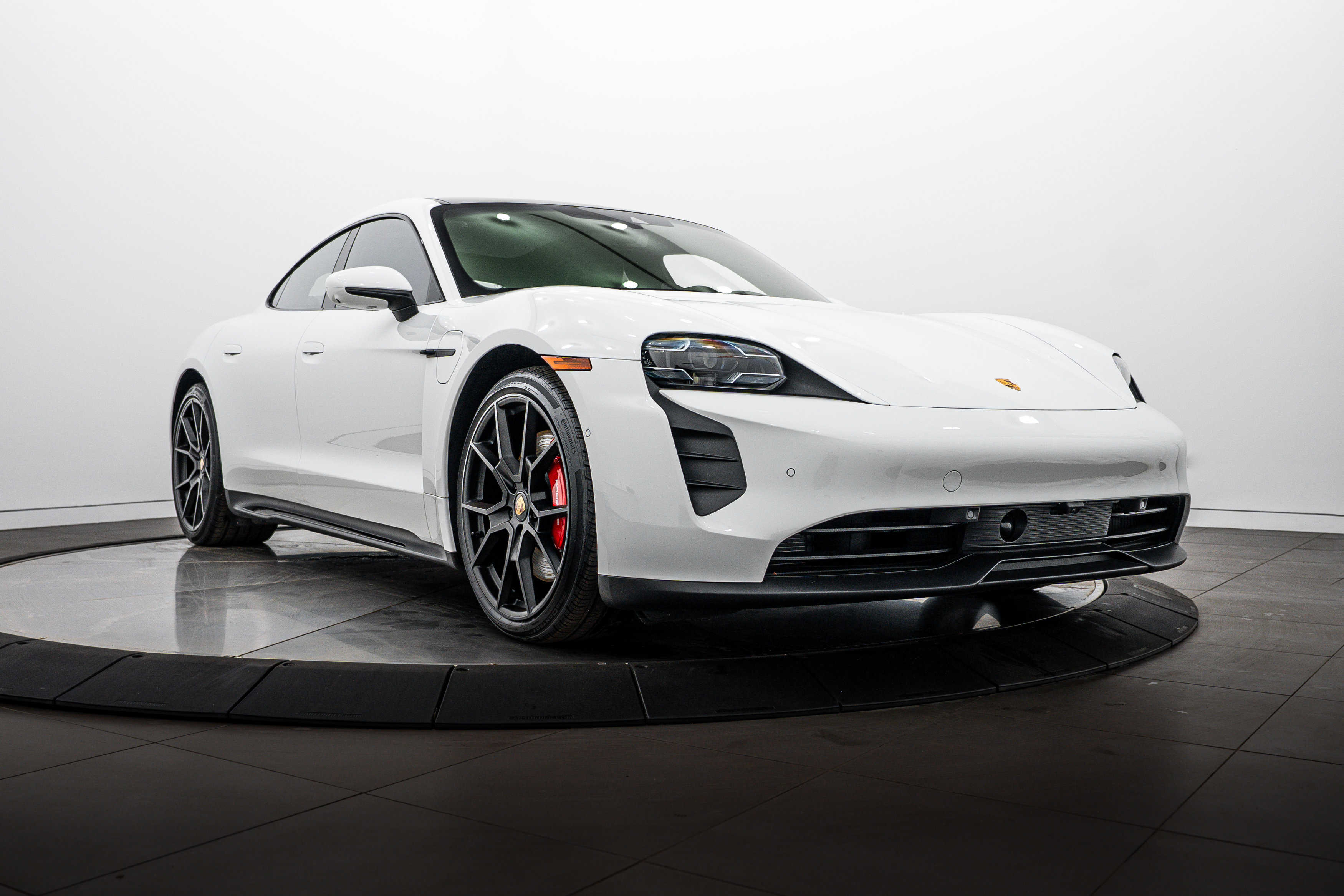 Certified 2023 Porsche Taycan GTS AWD/4WD image 9