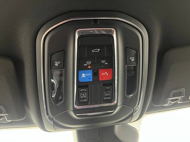 Used 2023 Jeep Grand Cherokee L Laredo AWD/4WD image 37