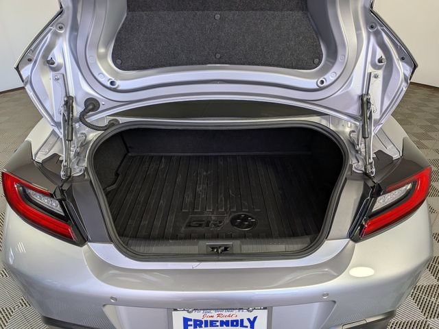 Used 2022 Toyota GR86 w/ ALL Weather Mat Package (TMS) RWD image 7