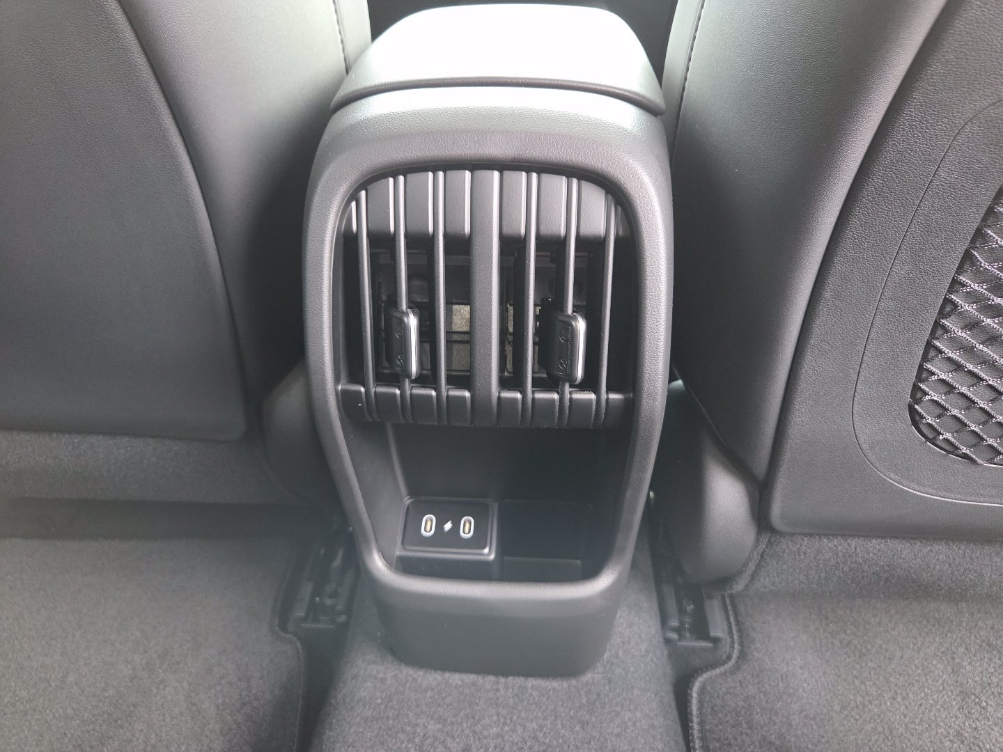 New 2026 Hyundai Kona Limited AWD/4WD image 31