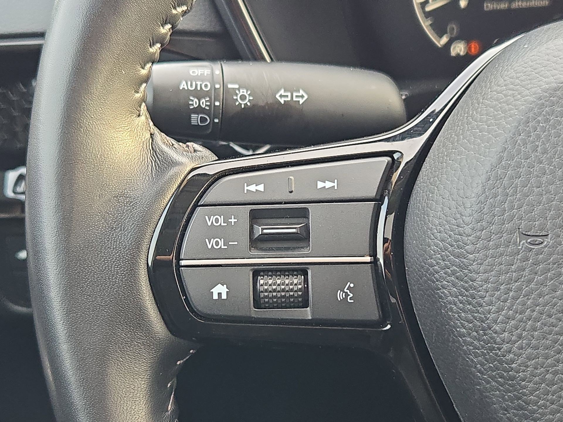 Used 2025 Honda CR-V EX-L image 18