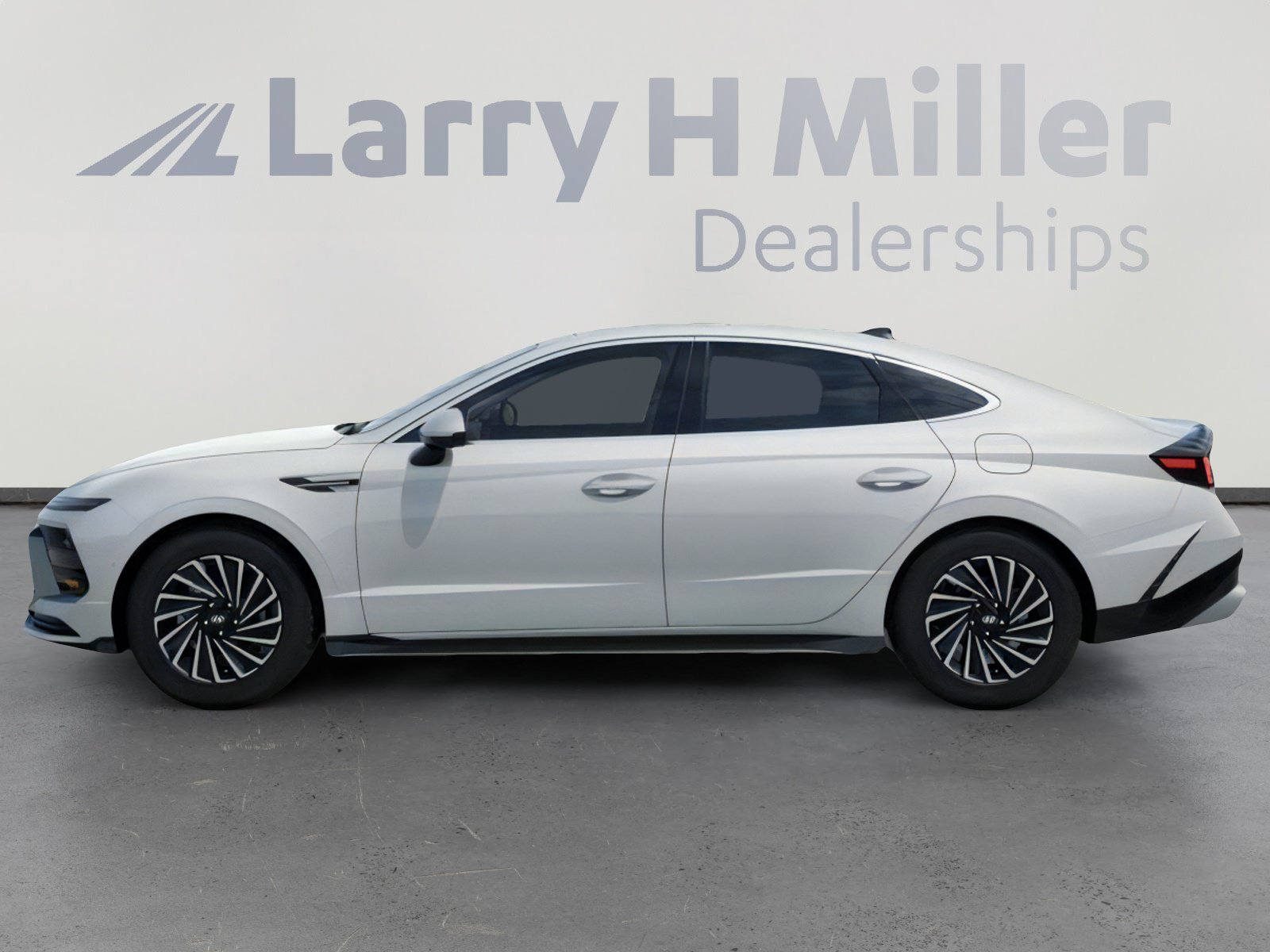 New 2026 Hyundai Sonata Limited FWD image 3