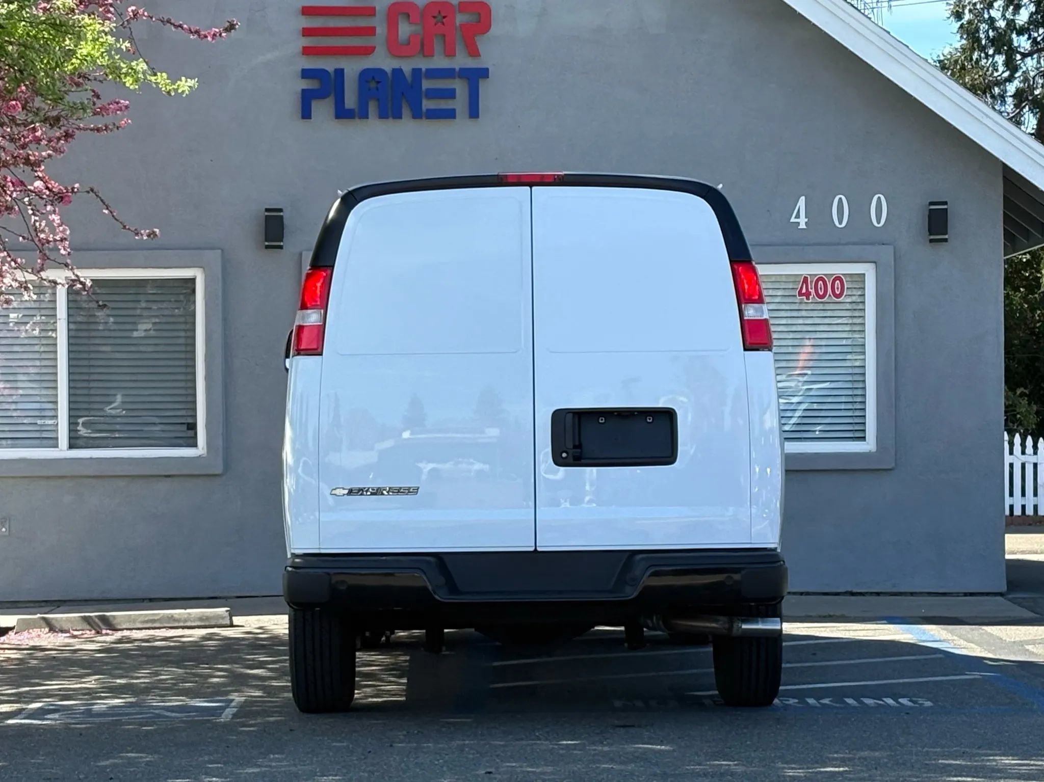 Used 2025 Chevrolet Express 2500 w/ Driver Convenience Package image 7