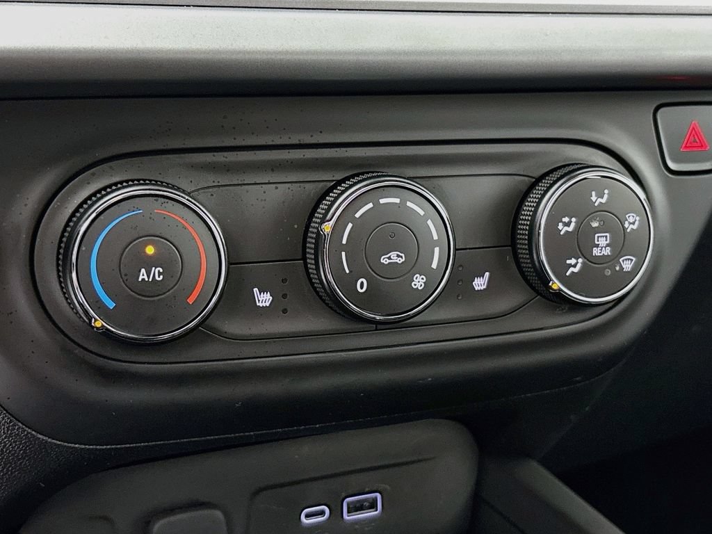 Certified 2025 Chevrolet Trax LS w/ LS Convenience Package FWD image 18