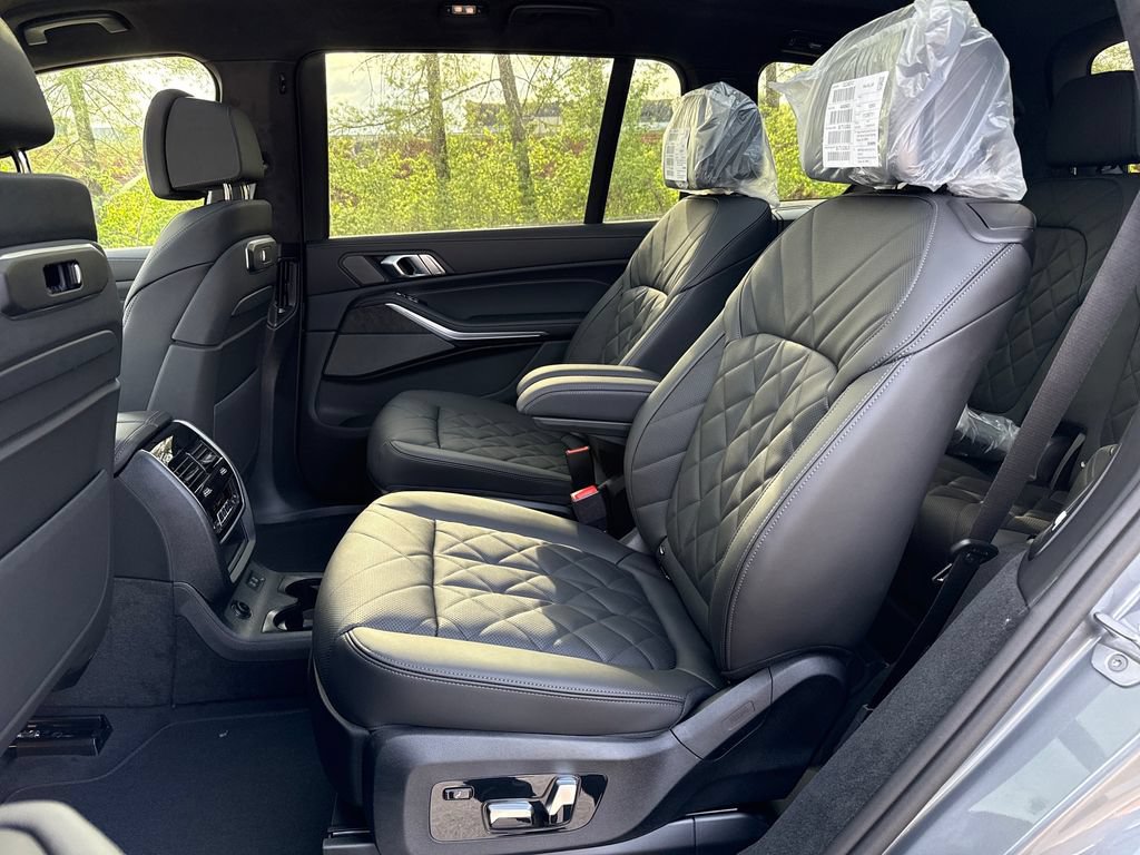 New 2026 BMW X7 xDrive40i AWD/4WD image 23