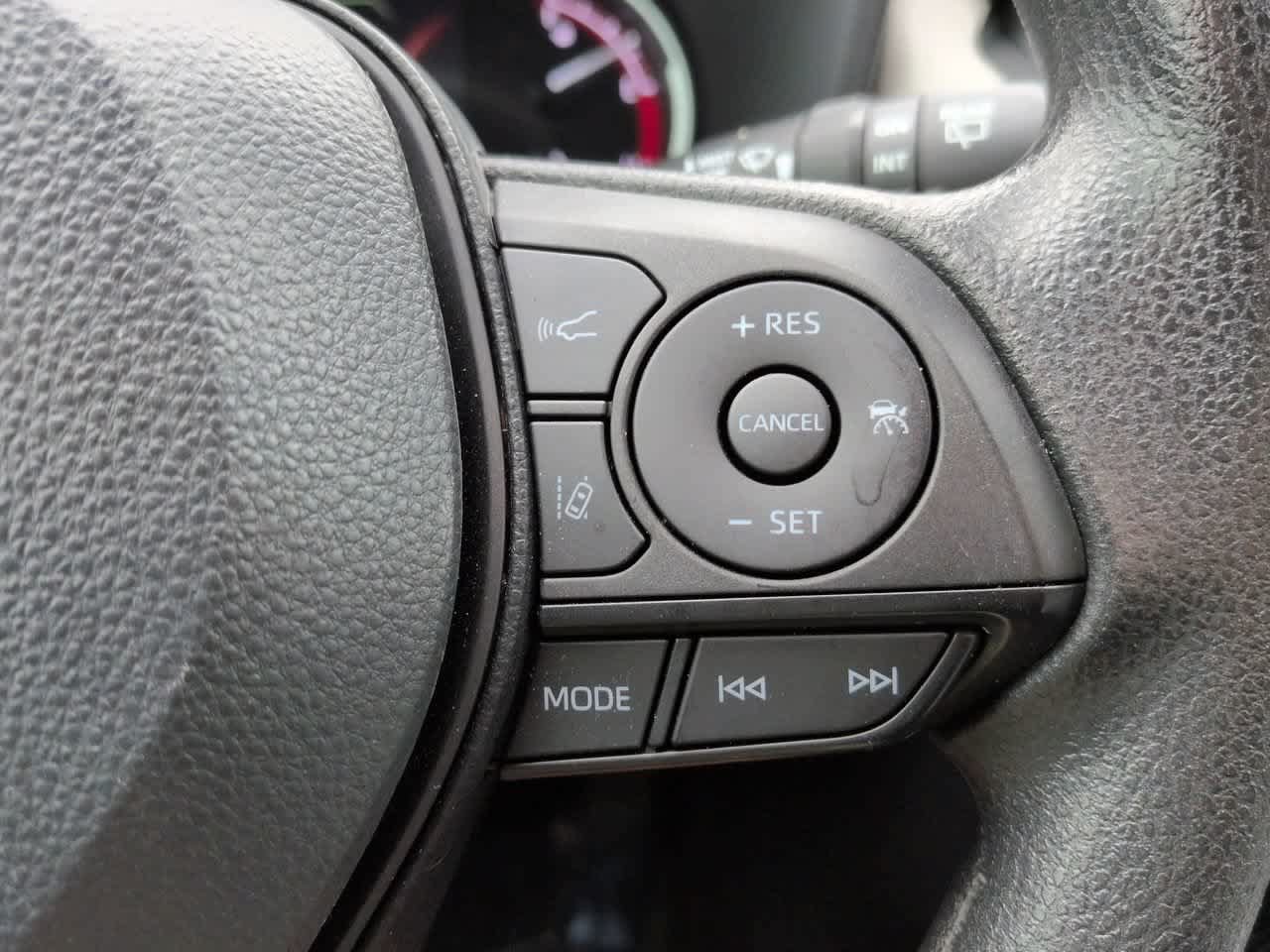 Used 2025 Toyota RAV4 XLE w/ Convenience Package FWD image 24