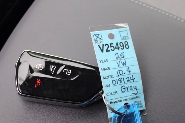 New 2025 Volkswagen ID.4 Pro AWD/4WD image 22