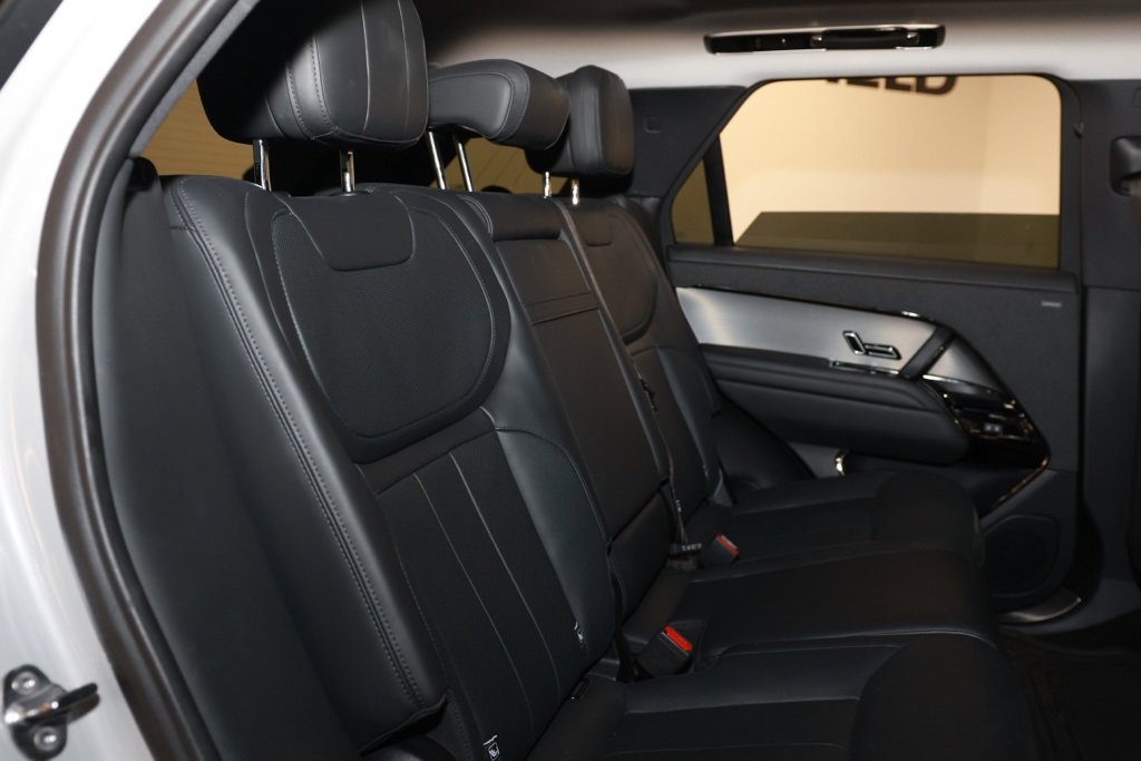 Used 2024 Land Rover Range Rover Sport SE image 13