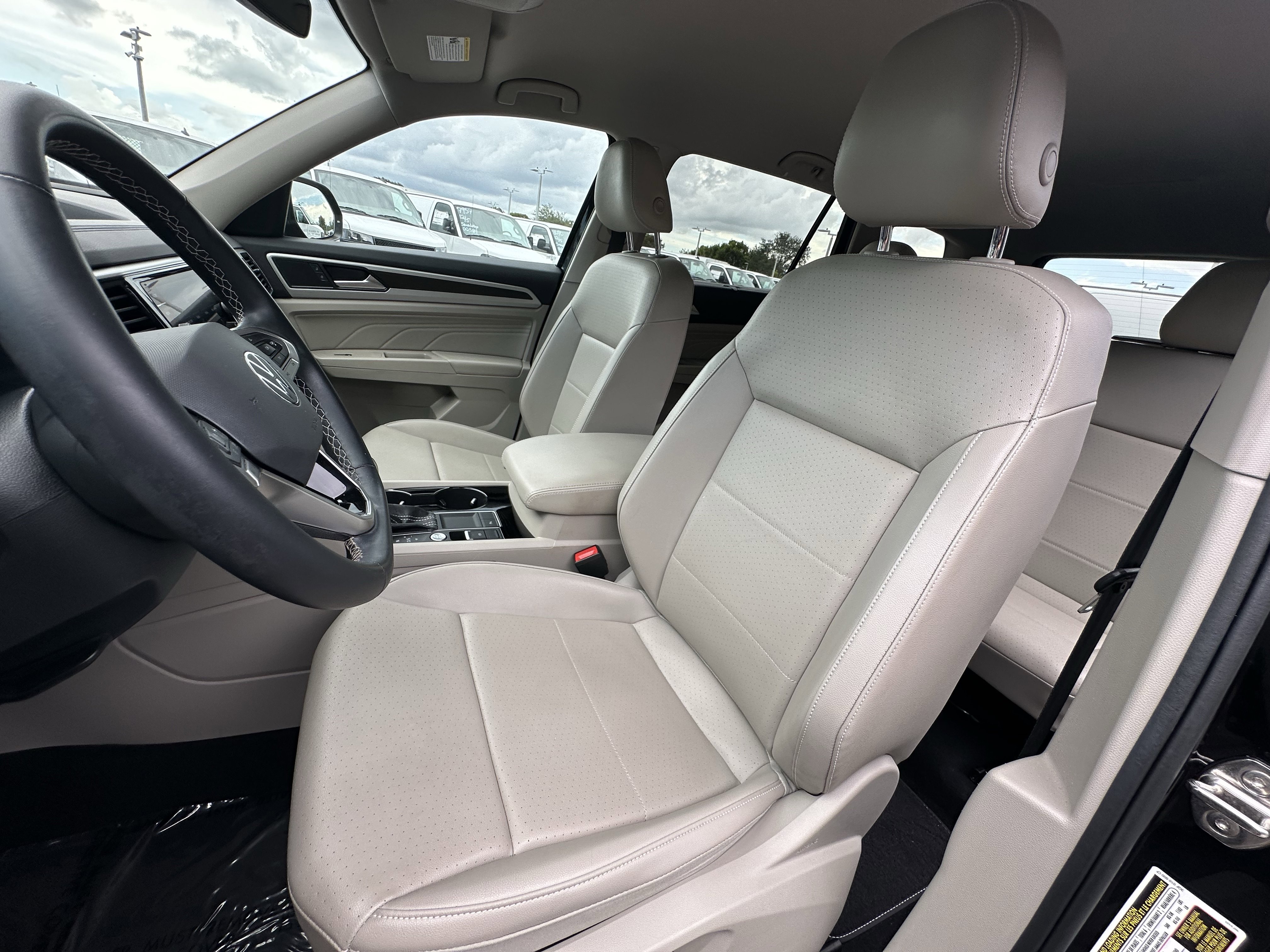 Used 2022 Volkswagen Atlas SE w/ Black Wheel Package image 33