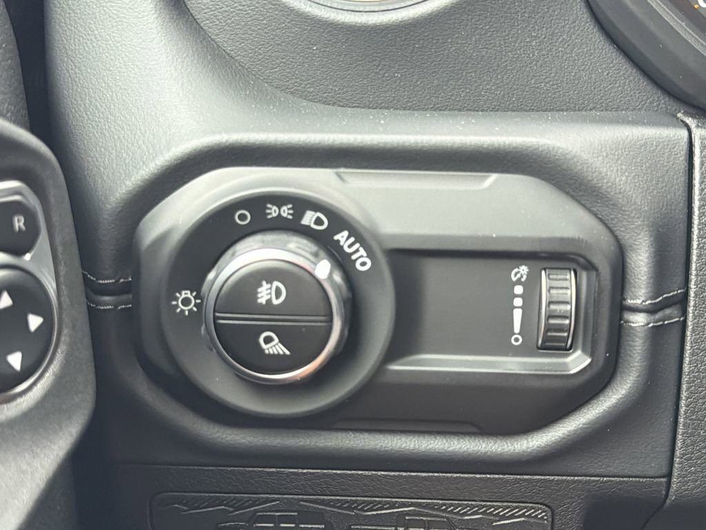 New 2026 Jeep Gladiator Sahara image 23