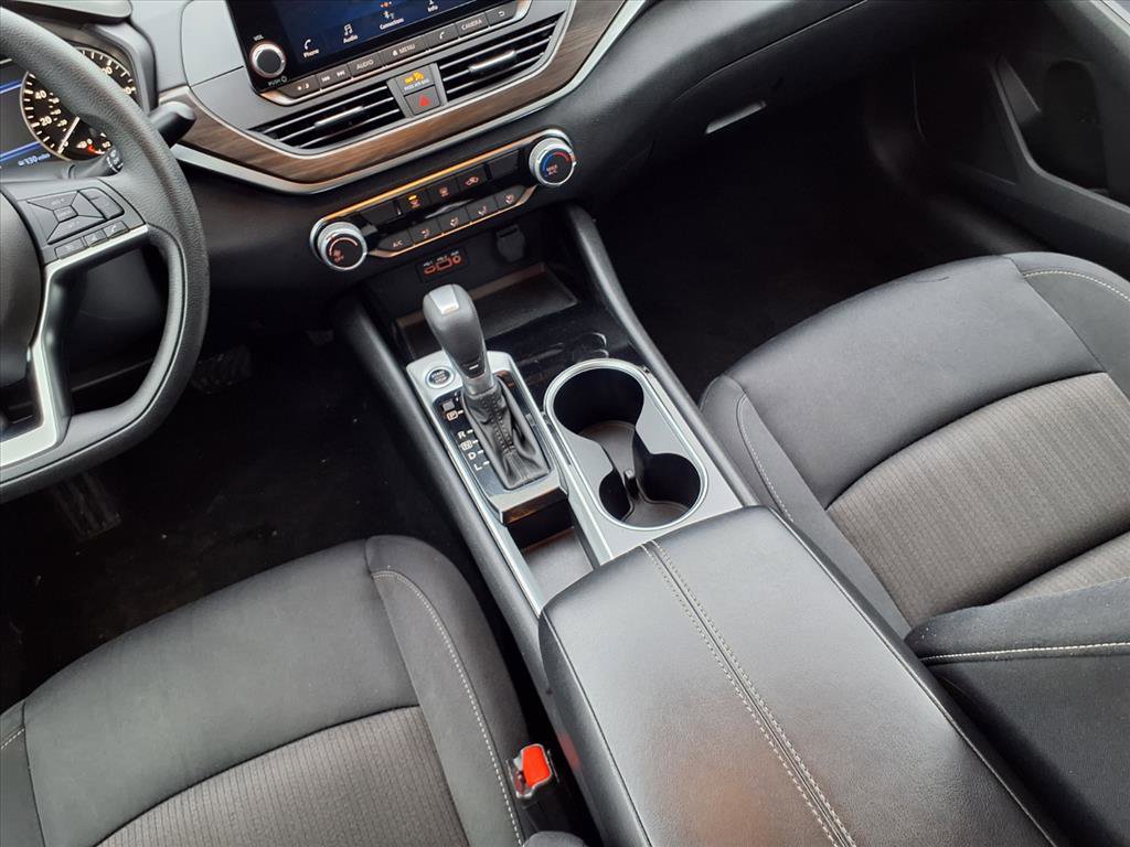 Used 2024 Nissan Altima 2.5 SV image 34