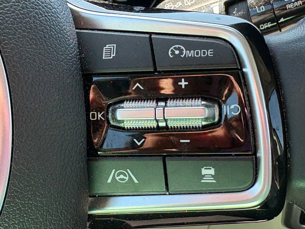 Certified 2023 Kia Sorento SX image 28